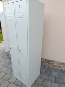 Plechová šatní skříň II - 3