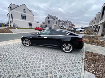 Tesla model S P85 - 3