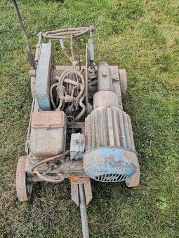 retro stavební vrátek - 3