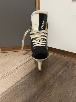 Hokejové brusle - 3
