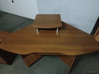 DOVOZ MOŽNÝ rohový stůl s nástavcem možno kontejner. - 3