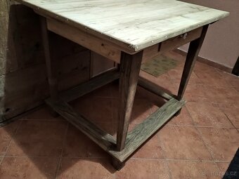 starý stůl po renovaci - 3