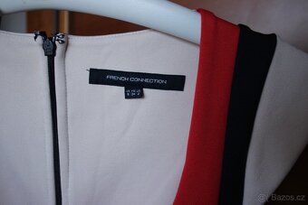 Zajímavé pouzdrové šaty French Connection v. 34 - 3