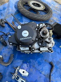 Převodovka - motor Honda CBR 125 - 3