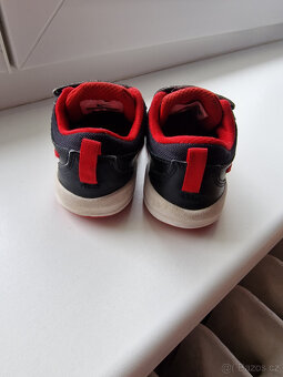 Nike vel 22 - 3