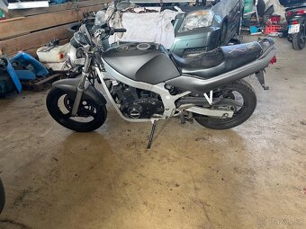 Suzuki GS500 - 3