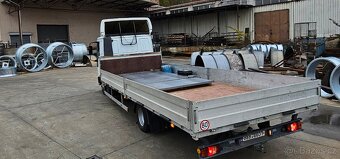 7.5t Iveco 6.5m spaní nové pneu+alu bočnice valník Eurocargo - 3
