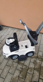 Dětské hrací auto odrážedlo s tyčí - 3