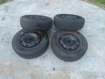 Prodám na Škoda Fabia zimní kola 185/60 14 - 3