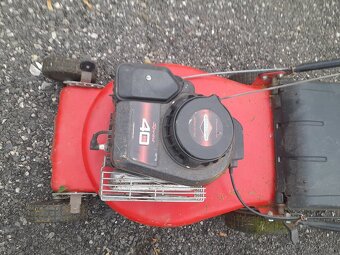 Benzínová sekačka s pojezdem Briggs a Stratton - 3