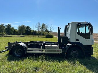 Iveco Stralis nosič kontejneru. - 3