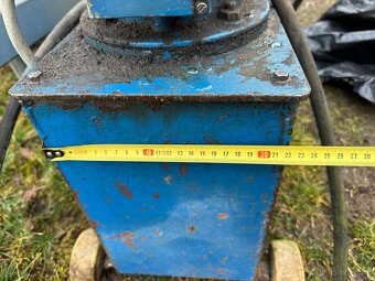 Hydraulická jednotka - 3