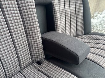 Mercedes 190 w201 Sportline interiér - 3