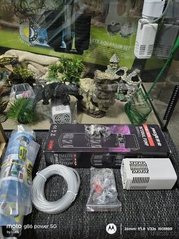 Akvárium plus dekorace, filtrace a vše - 3