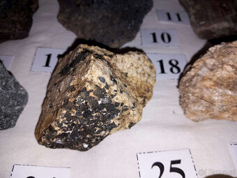 S92 Sbírka 38 ks minerálů, hornin a zkamenělin - 3