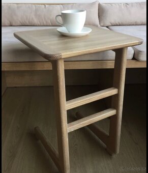 Dubový odkládací stolek z masivu – ruční práce - 3