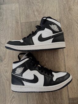 Air Jordan 1 Mid Panda - 3