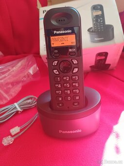 Tlačítkový telefon na pevnou linku a přenosný tel .Panasonic - 3