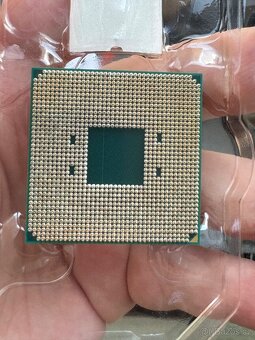 AMD RYZEN 5 5600X s nepoužitým chladičem - 3