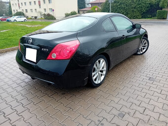 Nissan Altima 2.5S Coupe - 3
