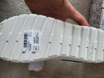 Nové modré kožené sandály Clarks, vel. 33 - 3