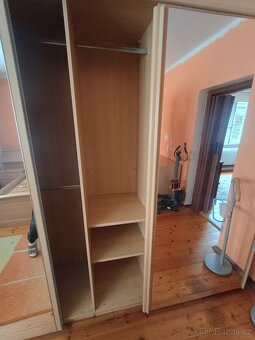 Šatní skříň - 3