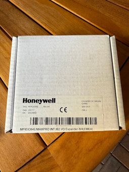 Honeywell MPIEIO84E MaxPro Expander - 3
