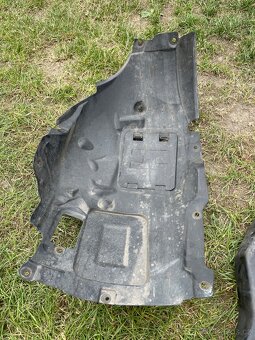 Přední L a P podběh kola BMW F30/F31 - 3