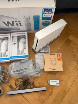 Nintendo Wii - 2 ovladače - 300GB HDD - orig. bal - sbirka - 3