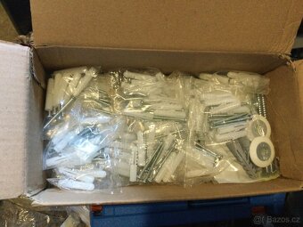 Hmoždinky 6-8-10+šrouby (45sad) úklid - 3