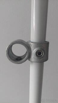 Teleskopický stojan na oblečení - 3