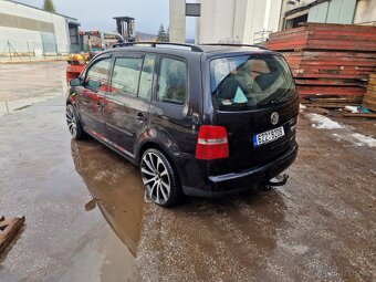 Volkswagen Touran - 3