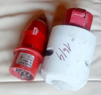 Zásuvka zástrčka 380V 16A 4 kolík 400V - 3