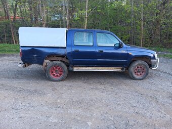 Toyota hilux 2,4td - 3