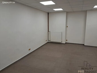 Pronájem komerčního prostoru v průmyslovém areálu v Rynholci - 3