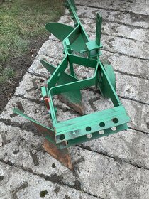 Prodám tříradličný pluh za malotraktor tz, mt. - 3
