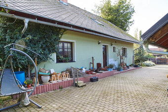 Dvoupodlažní RD 6+2, s balkonem, 267m2, pozemek 2.283m2, fot - 3