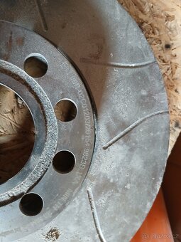 Brzdové kotouče a destičky Brembo - 3