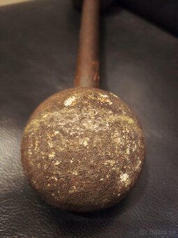 činka retro - 3,5 kg, jednoručka - 3