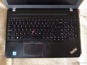 Lenovo ThinkPad E560 + adaptér a brašna - 3