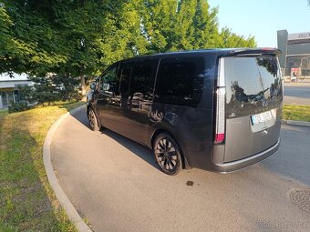 Hyundai Staria Luxury - 3