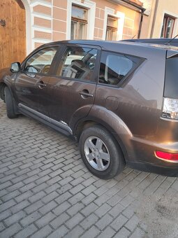 Mitsubishi Outlander - 3