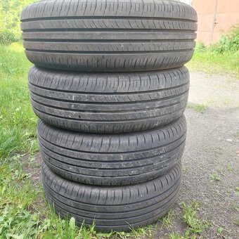 Prodám 4xpneu Dunlop letní 215/60/17 - 3