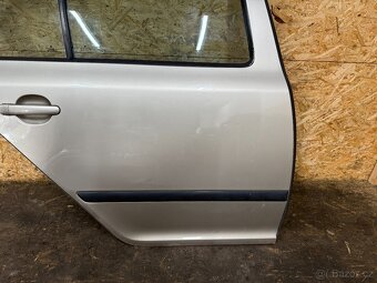 KOMPLETNÍ PRAVÉ ZADNÍ DVEŘE ŠKODA OCTAVIA 2 SEDAN 9201 - 3