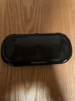 PS VITA PCH-1004 - OLED verze - 3