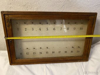 Stará skříňka na klíče - 3