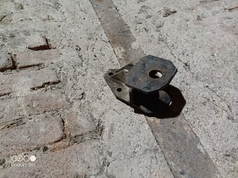 Zetor víko převodovky a přední závěs - 3