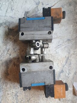 2x pneu ventil Festo - 3