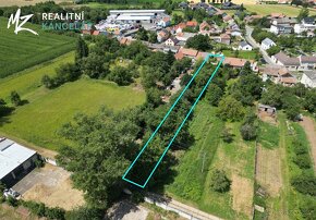 Prodej podílu 1/2 rodinného domu 235 m², pozemek 1 312 m² - 3