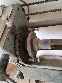 Nový soustruch na šroubovice bez vrchní frézy - 3